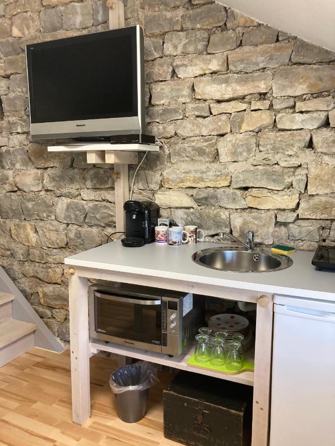 La Chambre Des Bobines Montigny-sur-l'Ain Esterno foto